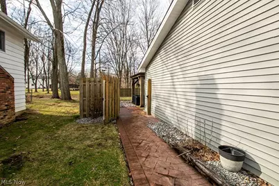3974 Winton Park Drive, North Olmsted, OH 44070 - Photo 3