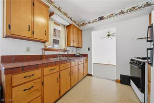 28759 Forest Rd, Willowick, OH 44095 - Photo 13