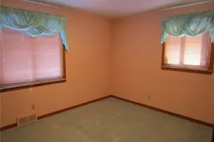 2921 Decamp Rd, Youngstown, OH 44511 - Photo 11