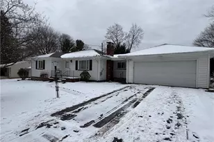 2921 Decamp Rd, Youngstown, OH 44511 - Photo 3
