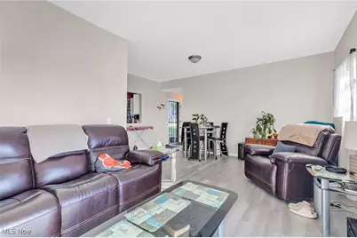 7511 Jeffries Avenue, Garfield Heights, OH 44105 - Photo 17