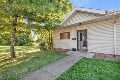 7511 Jeffries Avenue, Garfield Heights, OH 44105 - Photo 3