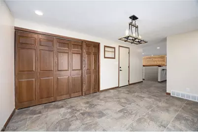 9894 Silvercreek Road, Wadsworth, OH 44281 - Photo 5