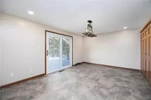 9894 Silvercreek Rd, Wadsworth, OH 44281 - Photo 3