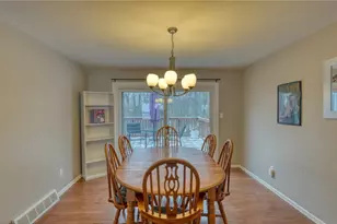 10525 Twin Oaks Dr, Cambridge, OH 43725 - Photo 11