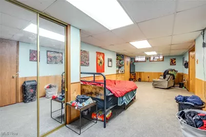 640 E Lake Avenue, Barberton, OH 44203 - Photo 25