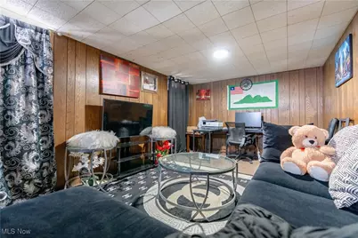 13905 Thraves Avenue, Garfield Heights, OH 44125 - Photo 23