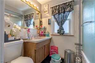 13905 Thraves Ave, Garfield Heights, OH 44125 - Photo 21
