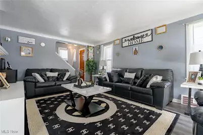 13905 Thraves Avenue, Garfield Heights, OH 44125 - Photo 7