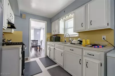 13905 Thraves Avenue, Garfield Heights, OH 44125 - Photo 13