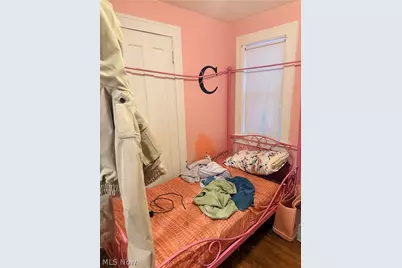 13710 Thornhurst Avenue, Garfield Heights, OH 44105 - Photo 11