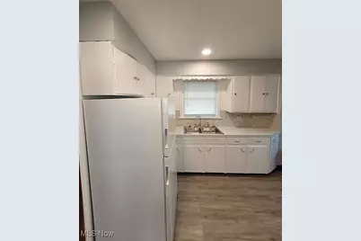 349 Comstock Court, Akron, OH 44305 - Photo 7