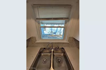 349 Comstock Court, Akron, OH 44305 - Photo 9