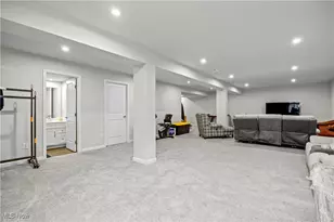 6194 James Dr, Lorain, OH 44053 - Photo 5