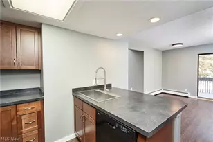 2099 Pinebrook Trail, Cuyahoga Falls, OH 44223 - Photo 11