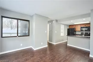 2099 Pinebrook Trail, Cuyahoga Falls, OH 44223 - Photo 9