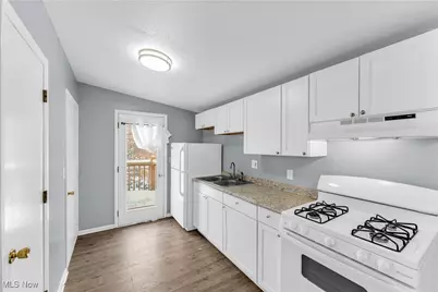 1041 W 10th Street #3, Lorain, OH 44052 - Photo 9