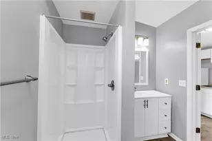 1041 W 10th St, Lorain, OH 44052 - Photo 17