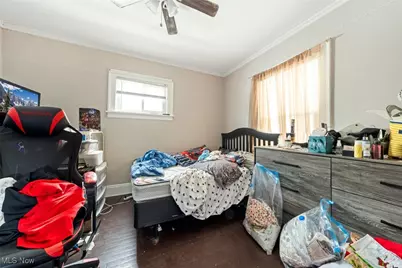 10609 Wadsworth Avenue, Garfield Heights, OH 44125 - Photo 15