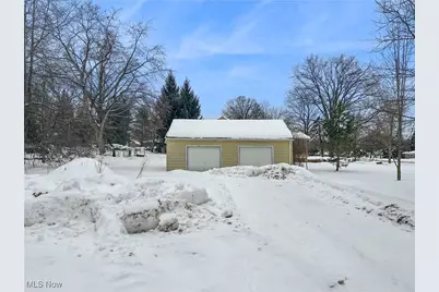 1915 E Wallings Road, Grandview Heights, OH 44147 - Photo 3