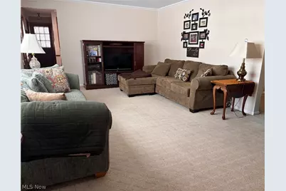 383 Edgewood Court, Columbiana, OH 44408 - Photo 7