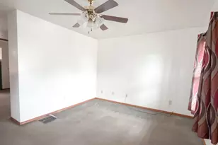 204 Tremble Ave, Campbell, OH 44405 - Photo 3