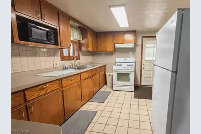 204 Tremble Avenue, Campbell, OH 44405 - Photo 7
