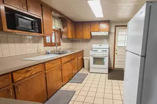 204 Tremble Ave, Campbell, OH 44405 - Photo 7