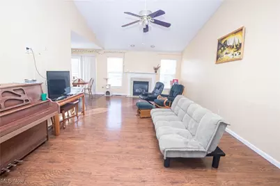 1138 Ledgestone Drive, Wadsworth, OH 44281 - Photo 3