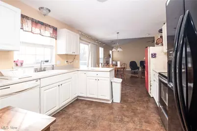 1138 Ledgestone Drive, Wadsworth, OH 44281 - Photo 7