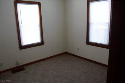 2346 W Oberlin Avenue, Lorain, OH 44052 - Photo 11