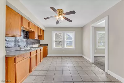 19211 Shawnee Avenue #1/DN, Loveland, OH 44119 - Photo 5