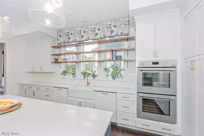 300 Woodridge Lane, Chagrin Falls, OH 44022 - Photo 3