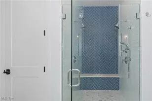 300 Woodridge Ln, Chagrin Falls, OH 44022 - Photo 17