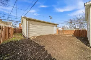 352 E 328th St, Willowick, OH 44095 - Photo 9