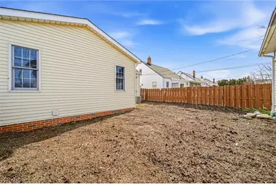 352 E 328th Street, Willowick, OH 44095 - Photo 7
