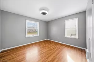 352 E 328th St, Willowick, OH 44095 - Photo 13