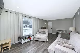 76 Clinton Ave, Akron, OH 44301 - Photo 5