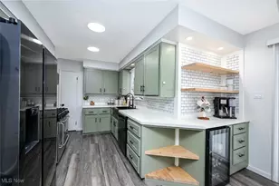 76 Clinton Ave, Akron, OH 44301 - Photo 9