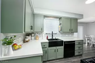 76 Clinton Ave, Akron, OH 44301 - Photo 13