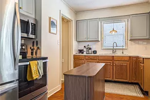 2036 E Main St, Louisville, OH 44641 - Photo 9