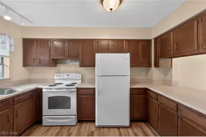 7821 Hills and Dales Road NW #C, Massillon, OH 44646 - Photo 5