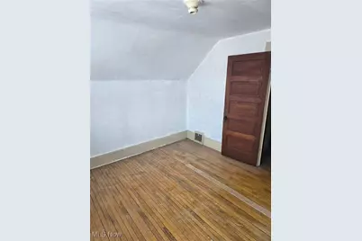 14512 Granger Road, Maple Heights, OH 44137 - Photo 17