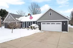 5107 Fox Ridge Dr, Green, OH 44720 - Photo 3