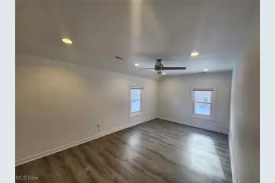 4302 John Avenue #Up, Loveland, OH 44113 - Photo 11