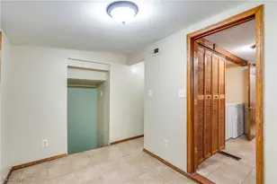 1212 Benton St, Barberton, OH 44203 - Photo 25