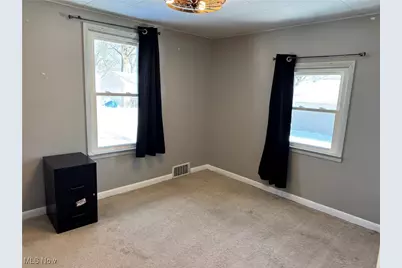 341 6th Street NE, Barberton, OH 44203 - Photo 17