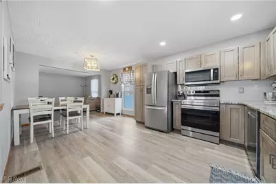 6416 Blossomwood Circle NE, Canton, OH 44721 - Photo 7