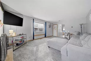 6416 Blossomwood Cir NE, Canton, OH 44721 - Photo 5