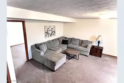 512 Pine Valley Drive, Steubenville, OH 43952 - Photo 9